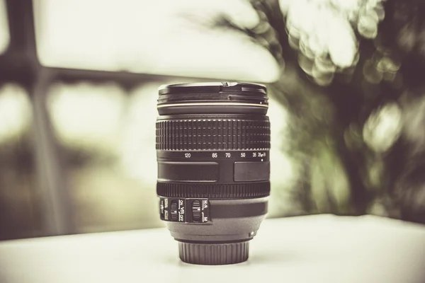 DSLR fotoğraf makinesi lens ile