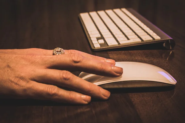 Bilgisayar klavye - ağ veya iş kavramı