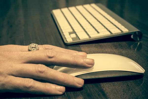 Bilgisayar klavye - ağ veya iş kavramı