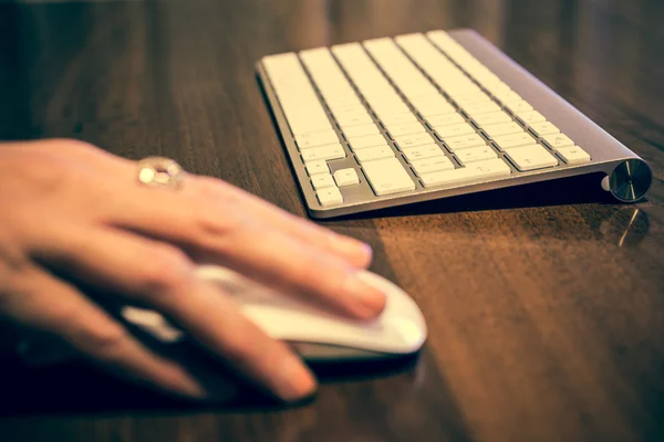 Bilgisayar klavye - ağ veya iş kavramı