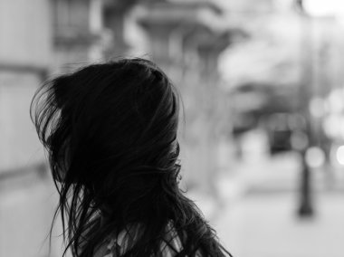 Kimsesiz kız (reddetme / farklı kavram)