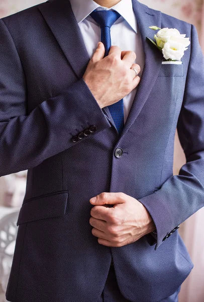 Damat takım elbise ve kravat