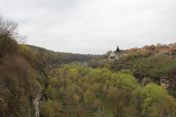 Village Dans Lit Rivière Sec Partir Pont — Photo