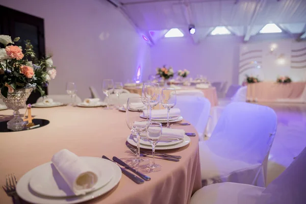 Essen Und Dekoration Auf Einem Hochzeitstisch Restaurant — Stockfoto