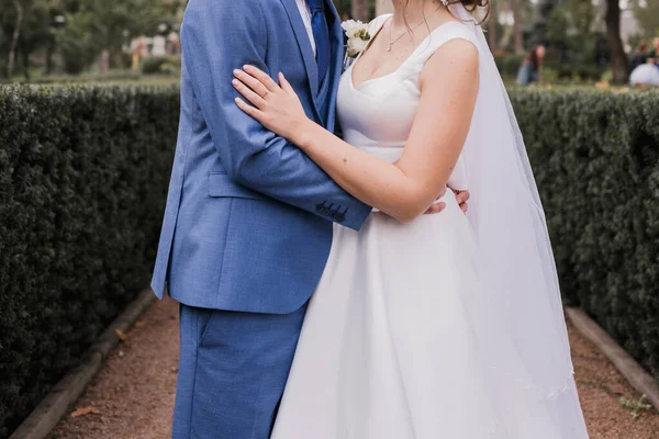 Sposo Con Sposa Insieme Nel Matrimonio Parco Autunnale — Foto Stock