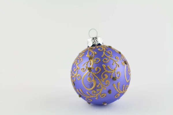 Purple Ball Christmas Tree White — Stock Photo, Image