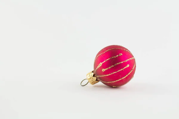 Uma Bola Rosa Para Árvore Natal Fundo Branco — Fotografia de Stock