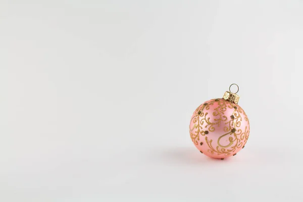 Bola Rosa Para Árbol Navidad Sobre Fondo Blanco —  Fotos de Stock