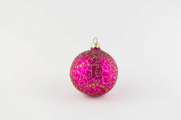 Una Bola Rosa Para Árbol Navidad Sobre Fondo Blanco — Foto de Stock