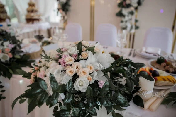 Una Mesa Bodas Con Decoración Restaurante — Foto de Stock