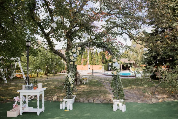 Beautiful Wedding Arch Ceremony Park — Stock Photo, Image