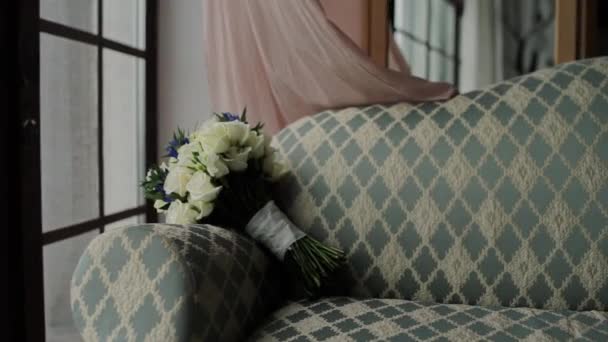 Beautiful Wedding Bridal Bouquet Sofa Room — Stock Video