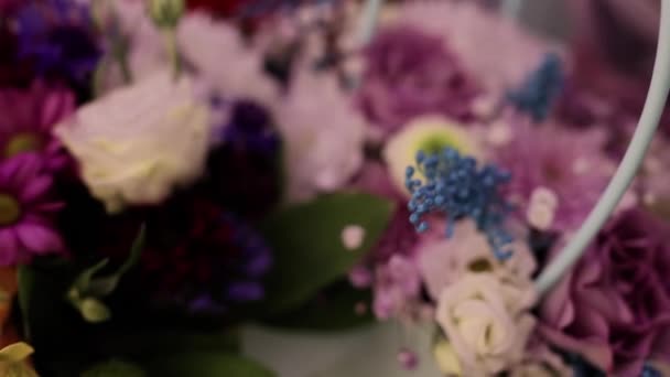 Όμορφα Λουλούδια Ένα Μπουκέτο Πολλά Διαφορετικά Ροζ — Αρχείο Βίντεο