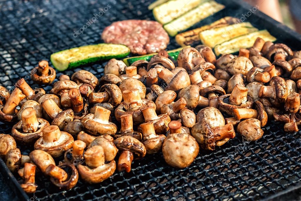 depositphotos_111178834-stock-photo-champignon-white-mushrooms-grilled-on.jpg