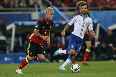 Nainggolan futbol maçı sırasında eylem