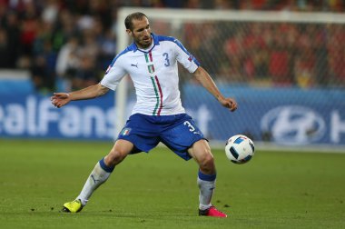 Chiellini futbol maçı sırasında eylem