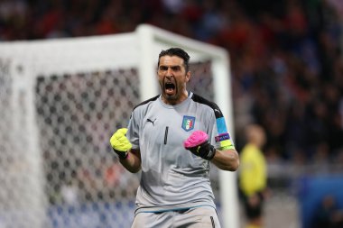Buffon futbol maçı sırasında eylem
