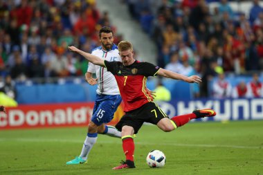 De Bruyne ve Barzagli iş başında