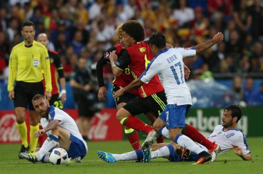 Witsel futbol maçında iş başında