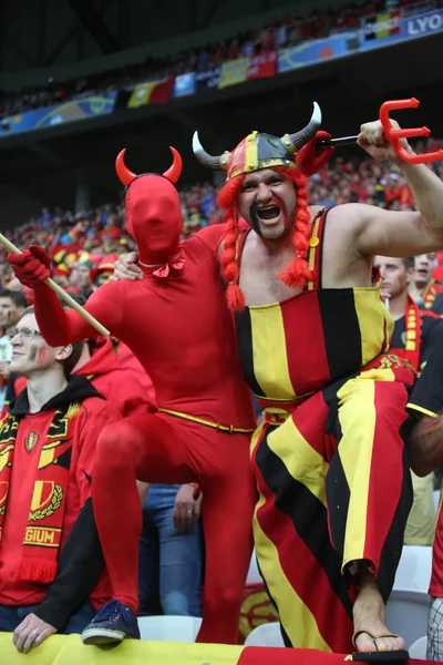 Fani Belgii na stoiskach — Zdjęcie stockowe