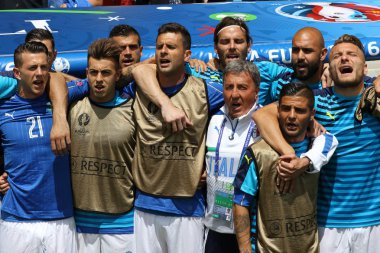 Euro 2016 yılında Fransa - İtalya Vs İsveç arasında maç