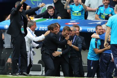 Euro 2016 yılında Fransa - İtalya Vs İsveç arasında maç