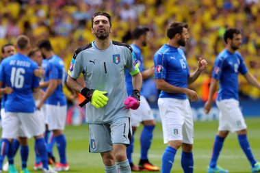 Euro 2016 yılında Fransa - İtalya Vs İsveç arasında maç