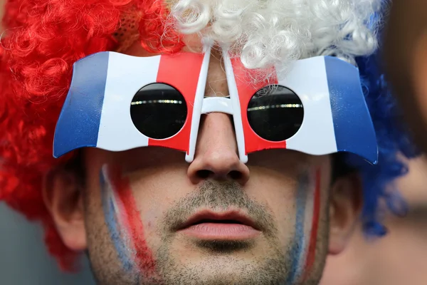 Destekçileri ve fanlar futbol maçı sırasında