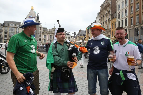 Supporters before the football match — Zdjęcie stockowe