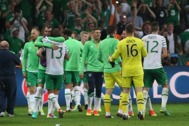 Brady golü ve kutluyor