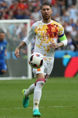 Euro 2016 yılında Fransa - İtalya Vs İspanya arasında maç