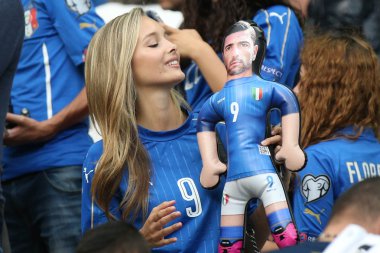 Viktoria Varga standları