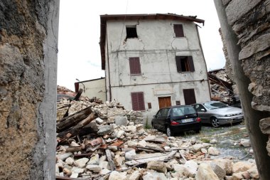 evler, Orta Italya'nin depremden yok