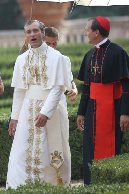 Jude Hukuk e Sebastian Roche sul set di 