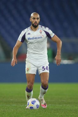 Roma, İtalya - 01 / 11 / 2020: S.AMRABAT (FIORENTINA), Roma 'daki Olimpiyat Stadyumu' ndaki As Roma ve Fiorentina arasında oynanan İtalya Serie A ligi 20 / 21 futbol karşılaşması sırasında faaliyet gösterdi