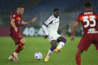 Roma, İtalya - 01 / 11 / 2020: A.DUNCAN (FIORENTINA) İtalyan Serisi A Ligi 'nde Roma' daki Olimpiyat Stadyumu 'nda As Roma ve Fiorentina arasında oynanan 20 / 21 futbol karşılaşmasında