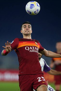 Roma, İtalya - 01 / 11 / 2020: Gianluca Mancini (AS ROMA), Roma 'daki Olimpiyat Stadyumu' nda As Roma ve Fiorentina arasında oynanan İtalya Serie A Ligi 20 / 21 futbol karşılaşmasında görev aldı.