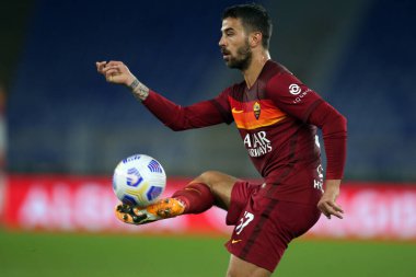 Roma, İtalya - 01 / 11 / 2020: Leonardo Spinazzola (AS ROMA), Roma 'daki Olimpiyat Stadyumu' nda As Roma ve Fiorentina arasında oynanan İtalya Serie A ligi 20 / 21 futbol karşılaşmasında görev aldı.