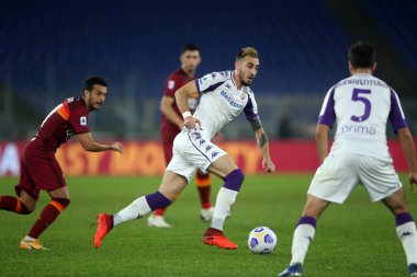 Roma, İtalya - 01 / 11 / 2020: POL LIROLA (FIORENTINA), Roma 'daki Olimpiyat Stadyumu' ndaki As Roma ve Fiorentina arasında oynanan İtalya Serie A ligi 20 / 21 futbol karşılaşması sırasında faaliyet gösterdi