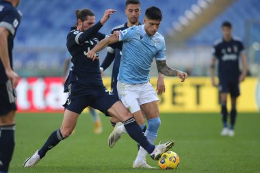 Roma, İtalya - 08 / 11 / 2020: A.RABIOT (JUVENTUS), Joaquin Correa Serie A İtalya Ligi karşılaşması sırasında Roma 'daki Olimpiyat Stadyumu' nda SS LAZIO FC Juventus 'a karşı..