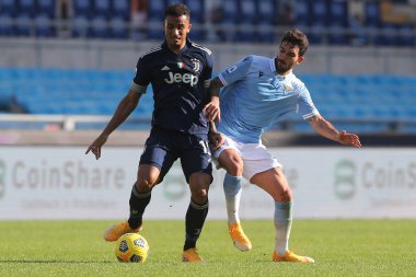 Roma, İtalya - 08 / 11 / 2020: DANILO (JUVENTUS), Danilo Cataldi (LAZIO) Serie A İtalya Ligi karşılaşması sırasında Roma Olimpiyat Stadyumu 'nda SS LAZIO FC Juventus' a karşı.