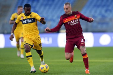 Roma, İtalya - 22 / 11 / 2020: WYLAN CYPRIEN (PARMA), RICK KARSDORP (ROMA) Roma 'daki Olimpiyat Stadyumu' nda AS ROMA - PARMA CALCIO 1913.