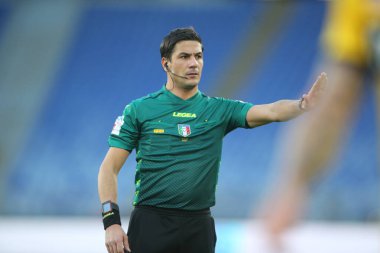 Roma, İtalya - 22 / 11 / 2020: REFEREE MANGANIELLO Serie A italyan ligi maçı AS ROMA - PARMA CALCIO 1913 Roma Olimpiyat Stadyumu.