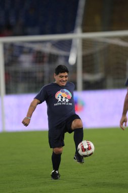 Roma, İtalya - 12 / 10 / 2014: Diego Armando Maradona Roma 'daki Olimpiyat Stadyumu' nda Papa Francis 'e adanmış 