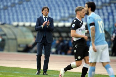Roma, İtalya - 29 / 11 / 2020: Simone Inzaghi (LAZIO) İtalyan Serisi A Ligi 20 / 21 futbol karşılaşmasında SS LAZIO ile UDINESE arasında Roma Olimpiyat Stadyumu 'nda oynanan karşılaşmada