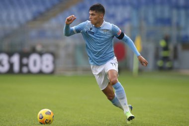 Roma, İtalya - 29 / 11 / 2020: Joaquin Correa İtalya Serie A ligi 20 / 21 futbol karşılaşmasında SS LAZIO ile UDINESE arasında Roma Olimpiyat Stadyumu 'nda oynanan karşılaşmada