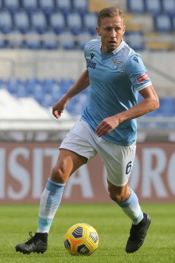 Roma, İtalya - 29 / 11 / 2020: Lucas Leiva (LAZIO) İtalya Serisi 'nde SS LAZIO ile UDINESE arasında oynanan 20 / 21' lik futbol karşılaşmasında Roma Olimpiyat Stadyumu 'nda görev aldı.