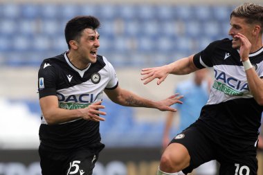 Roma, İtalya - 29 / 11 / 2020: FORESTIERI (UDINESE), İtalya Serisi sırasında gol ve CELEBRATES 'i yakaladı.