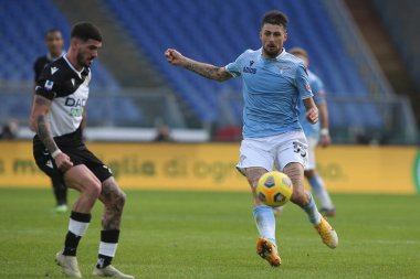 Roma, İtalya - 29 / 11 / 2020: Francesco Acerbi (LAZIO) İtalyan Serisi A Ligi 20 / 21 futbol karşılaşmasında SS LAZIO ile UDINESE arasında Roma Olimpiyat Stadyumu 'nda oynanan karşılaşmada