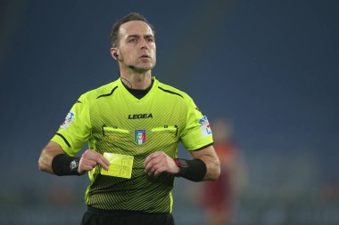 ROME, İtalya - 23.12.2020: REFEREE Pairetto di Nichelinoin, İtalya Serie A Ligi 2020 sezonunda AS ROMA - CAGLIARI arasındaki Olimpiyat Stadyumu 'nda oynanan karşılaşma